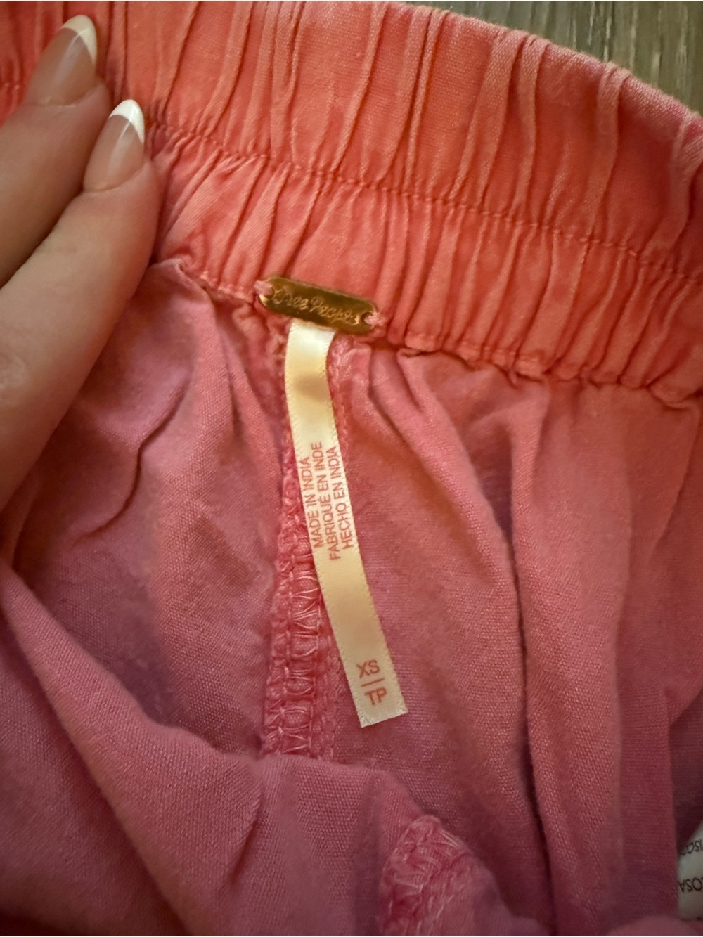 Free people pink elastic waist shorts - Picture 2 of 3